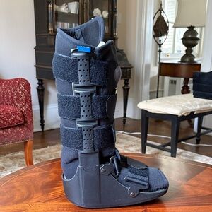 Adjustable Black Orthopedic Support Boot